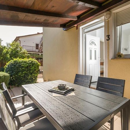 Trbovic Apartments Peaceful Stay With Free Parking, Pet-Friendly, And Bike Storage In Умаг Екстериор снимка