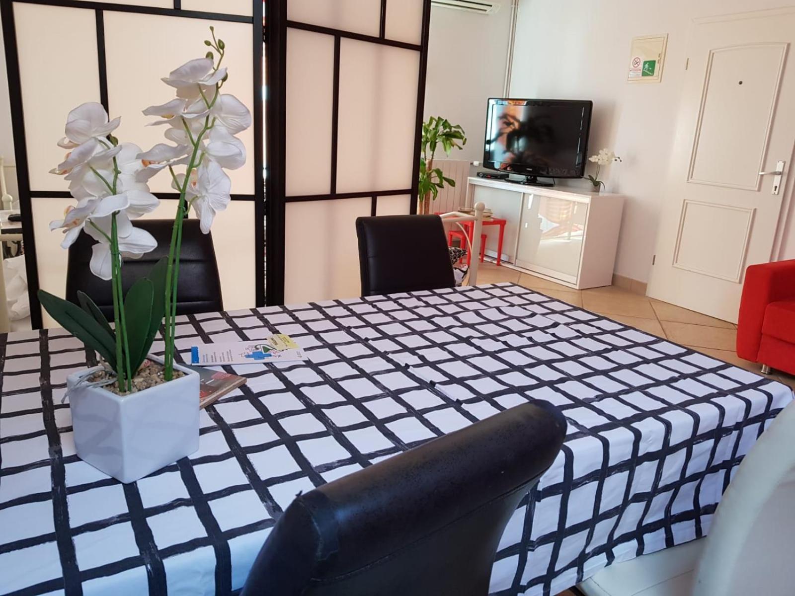 Trbovic Apartments Peaceful Stay With Free Parking, Pet-Friendly, And Bike Storage In Умаг Екстериор снимка