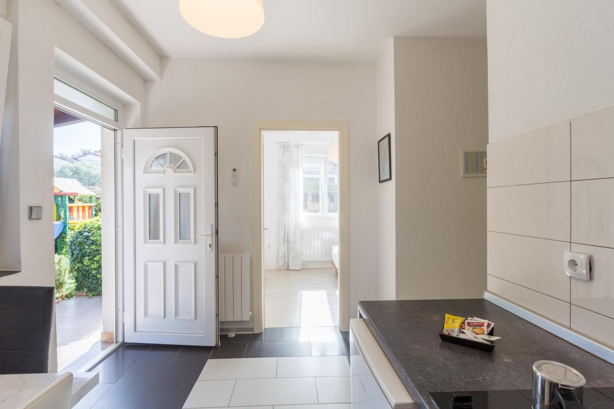 Trbovic Apartments Peaceful Stay With Free Parking, Pet-Friendly, And Bike Storage In Умаг Екстериор снимка