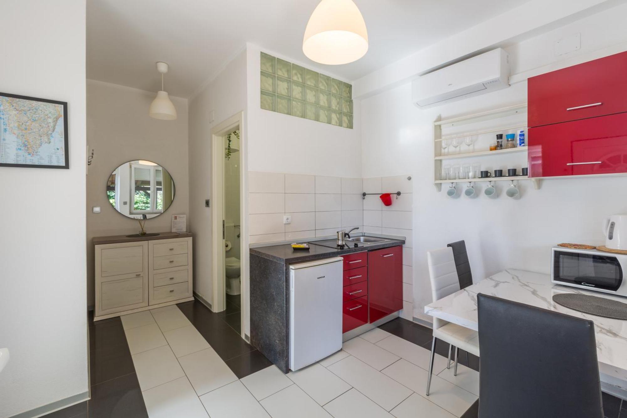 Trbovic Apartments Peaceful Stay With Free Parking, Pet-Friendly, And Bike Storage In Умаг Екстериор снимка