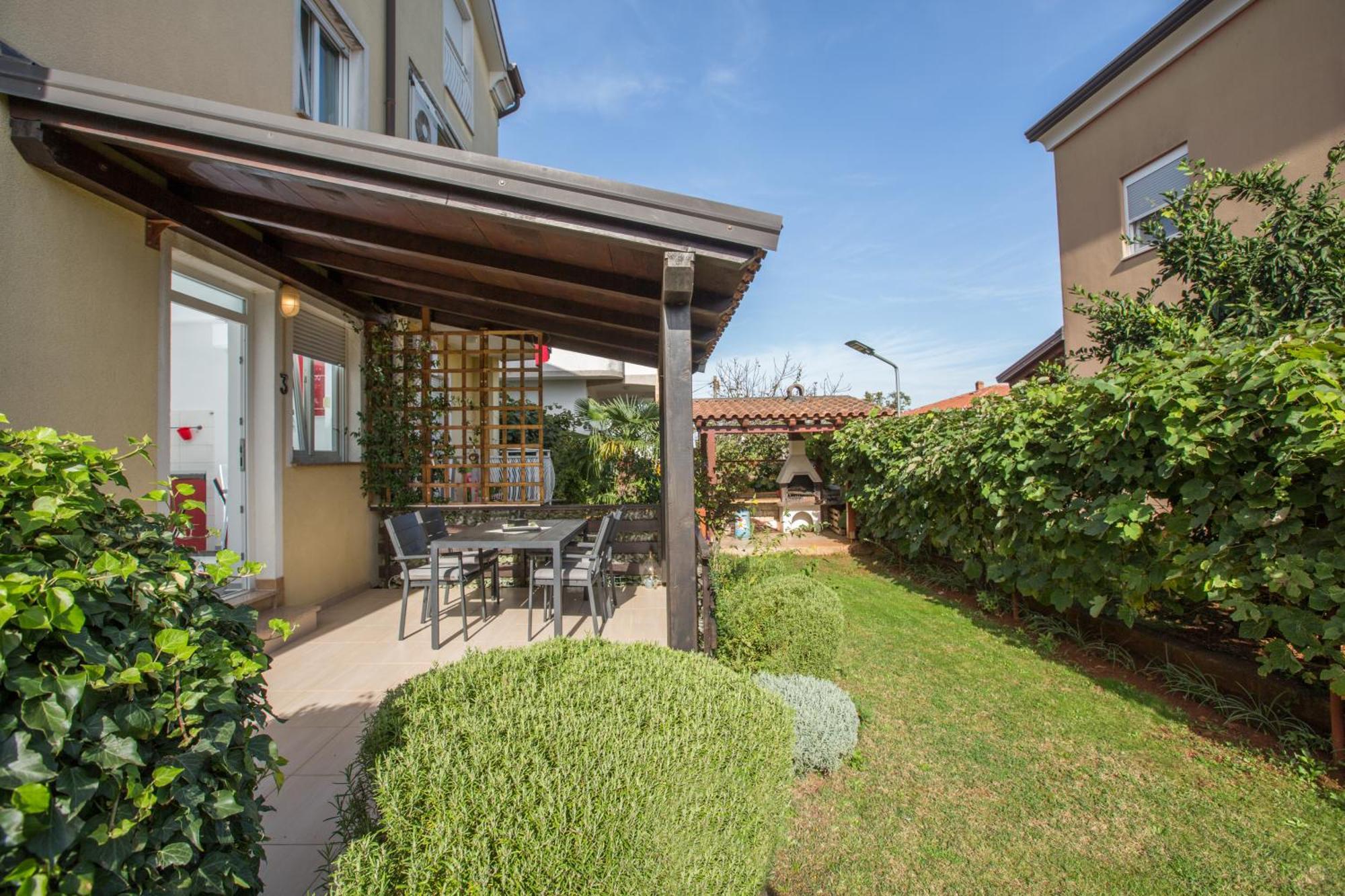 Trbovic Apartments Peaceful Stay With Free Parking, Pet-Friendly, And Bike Storage In Умаг Екстериор снимка