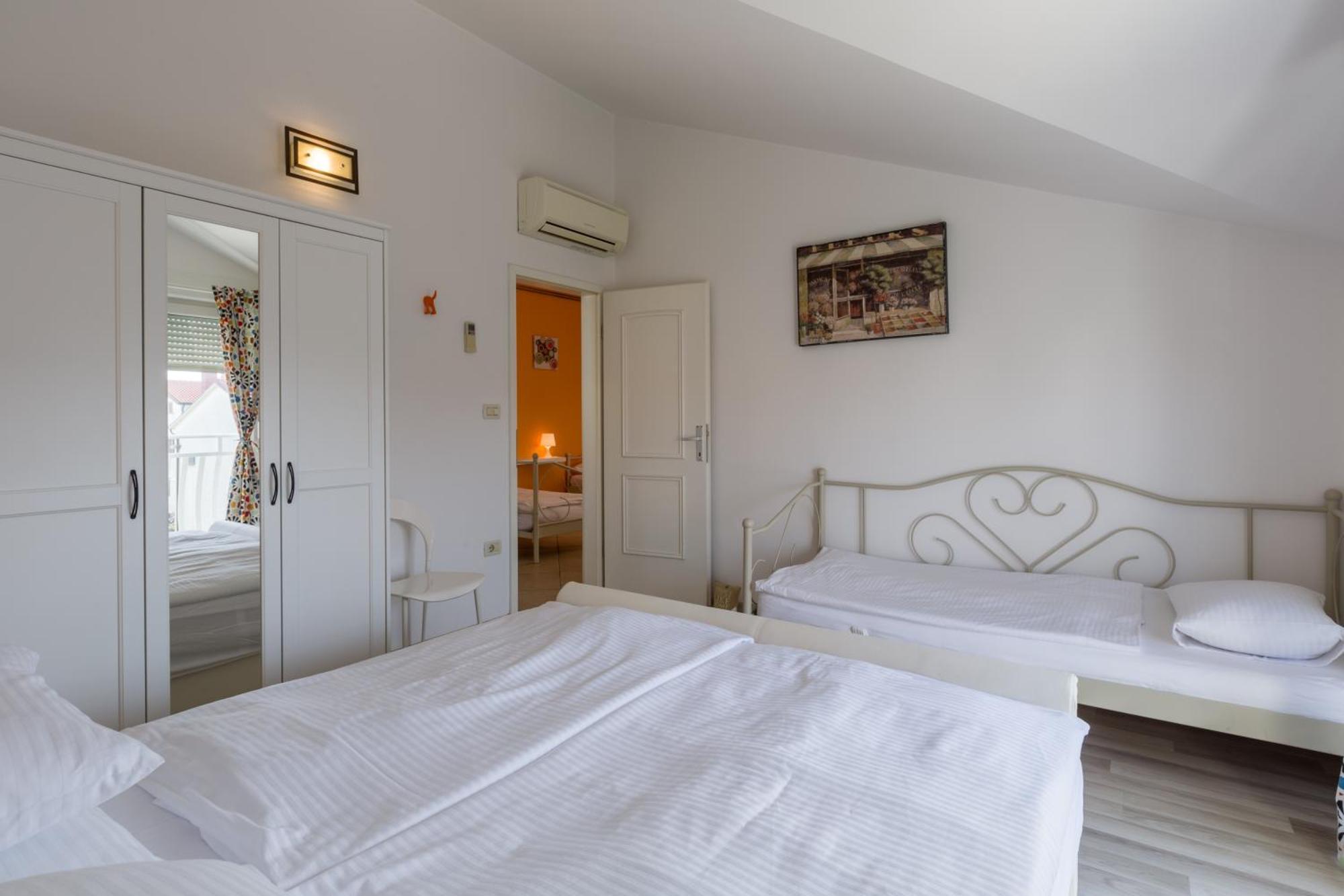 Trbovic Apartments Peaceful Stay With Free Parking, Pet-Friendly, And Bike Storage In Умаг Екстериор снимка